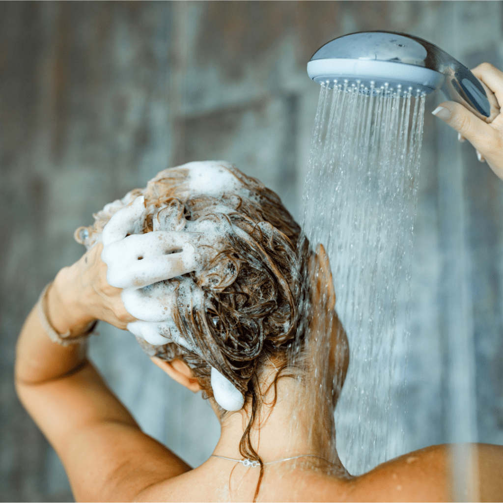 6 errores que cometes al lavar tu pelo
